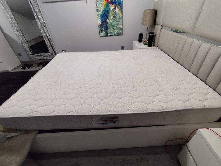 Vendo colchão novo Milénio Ortopédico de molas + estrado