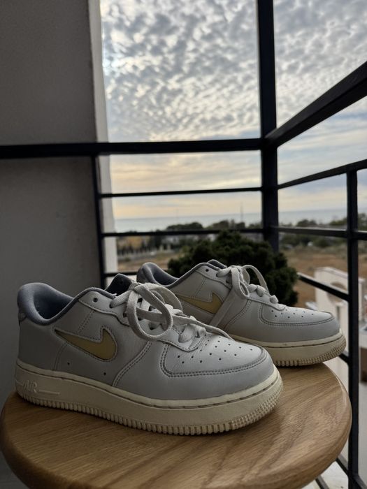 Кросівки (кеди) Nike Air Force F1 DC8894-100 жіночі сірі (оригінал)