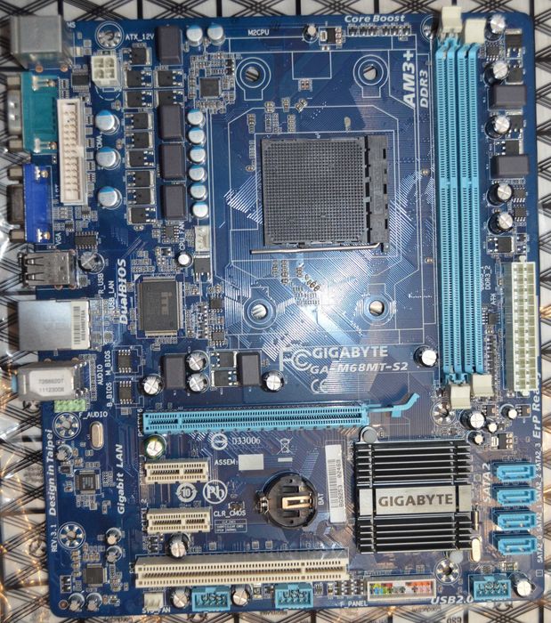 Gigabyte GA-M68MT-S2