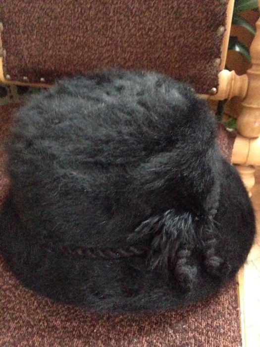 Czarny ciepły kapelusz - rozm. 56 cm