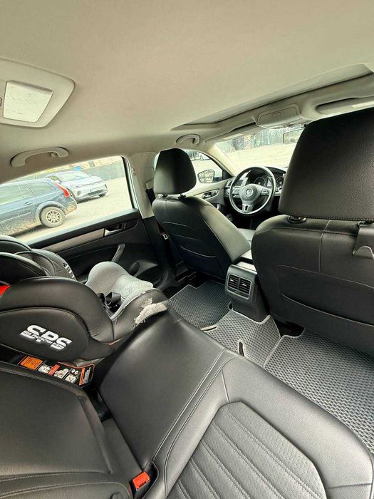 Продам Volkswagen Passat 2014 року SE