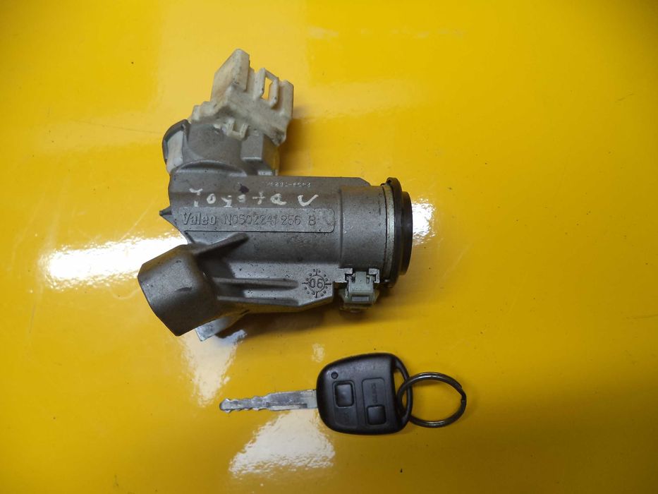 Замок зажигания Toyota Yaris 2 з 06-11 р.в.