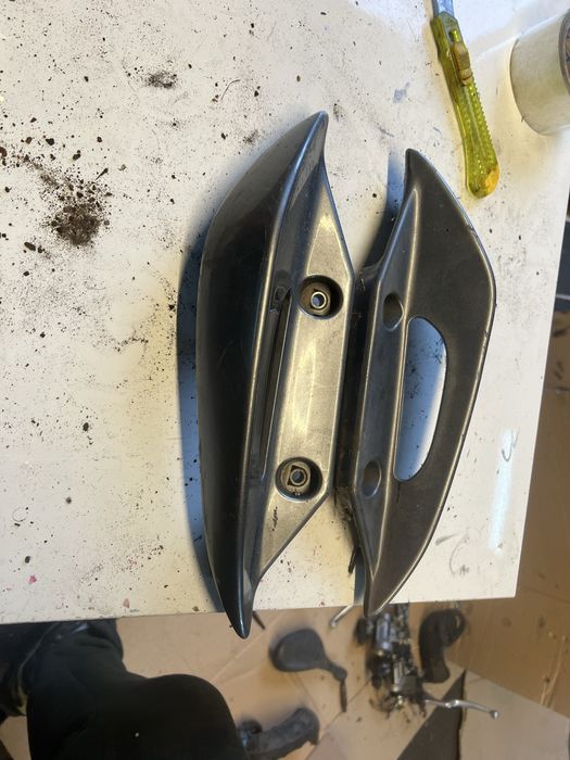 Suzuki burgman 125 k7 k8 uchwy pasazera komplet