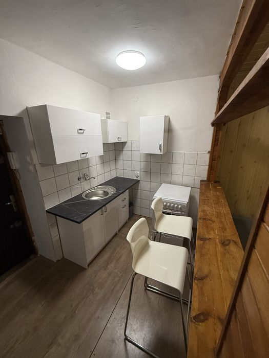 Okazja ! 2 pokoje w centrum blisko Manufaktury, kuchnia, łazienka, 2 pietro.