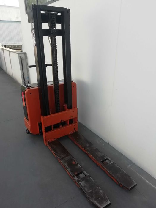Stacker Elétrico + Carregador - 2.4m e 1.5t
