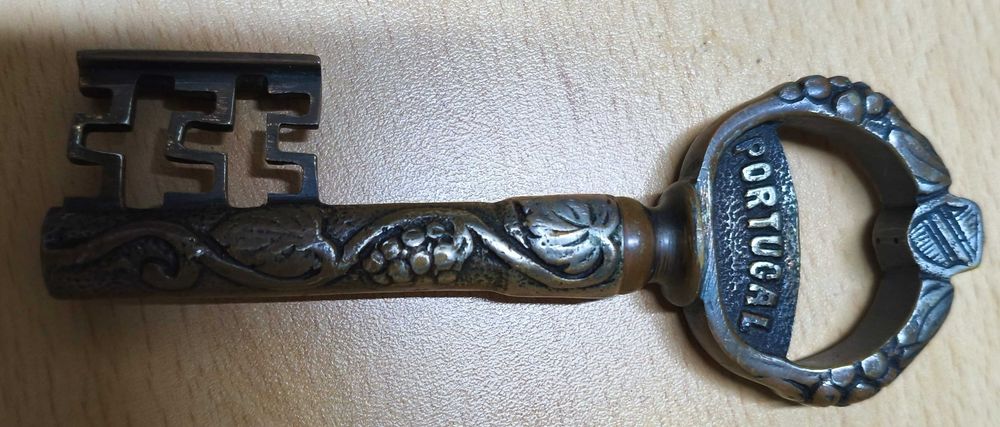 Decorative Key-Shaped Corkscrew436679529632245763