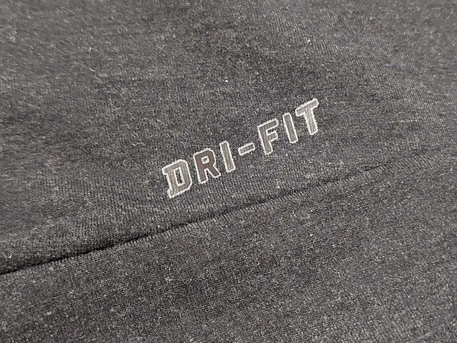 Толстовка з капюшоном Nike DRI-FIT розмір L