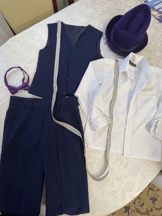 Стиліст джентельмен  метелик капелюх костюм  театральний сорочка