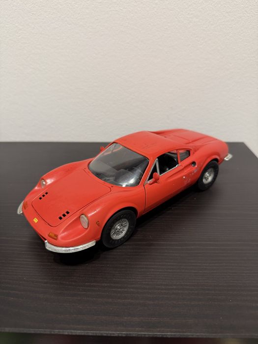 Ferrari Dino 246 GT 1/18