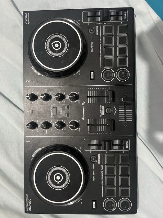 Mesa pioneer ddj-200