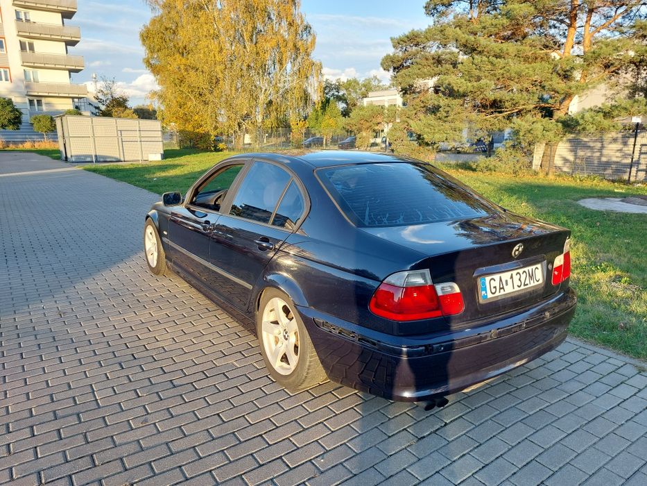 BMW E46 sedan 2.2 benzyna 2003. drift rally need for speed gruz upalarka ogień w szopie