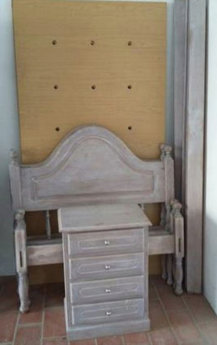 2 camas de solteiros, colchão, cadeirão-Cama e/ou cabeceira de cama...