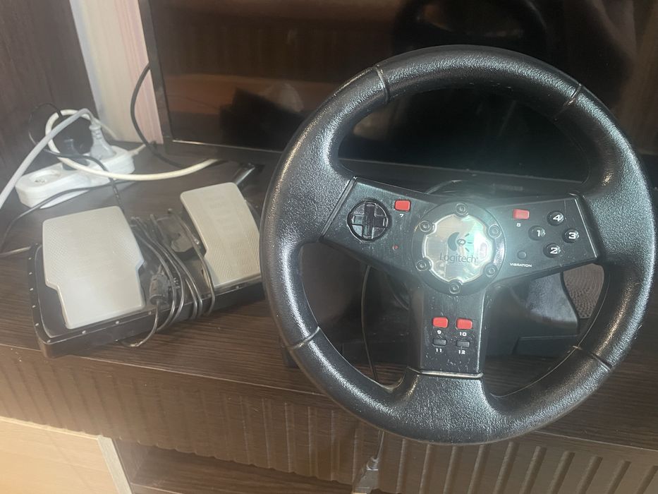Руль logitech  fedback webratuin