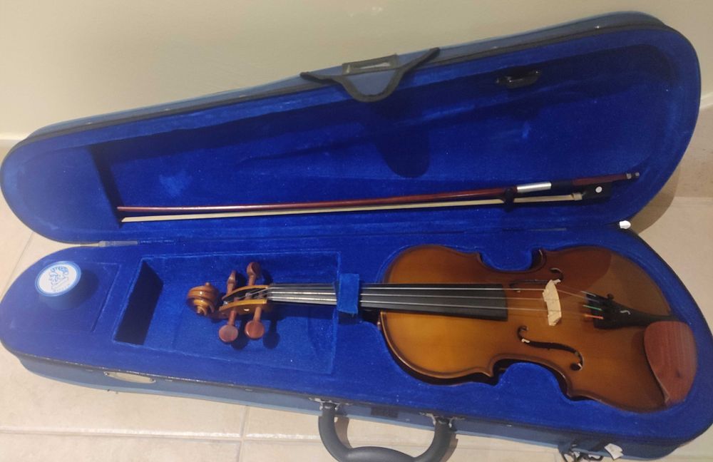 Violino 3/4 Stentor student I  + cordas Alphayue extra + caixa/mochila