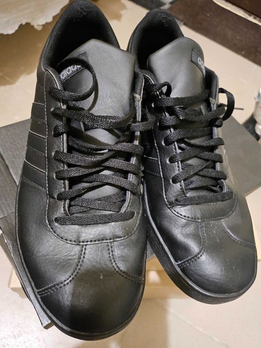 Продам кроссовки