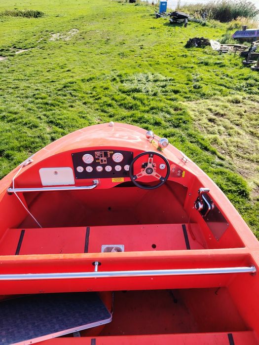 Motorówka Łódź strugowodna JetBoat