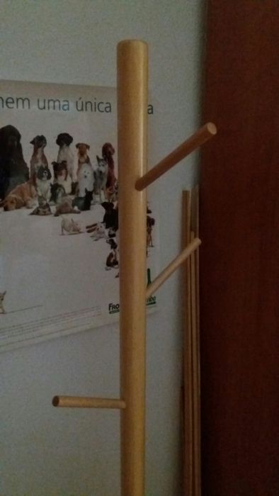 Bengaleiro em madeira