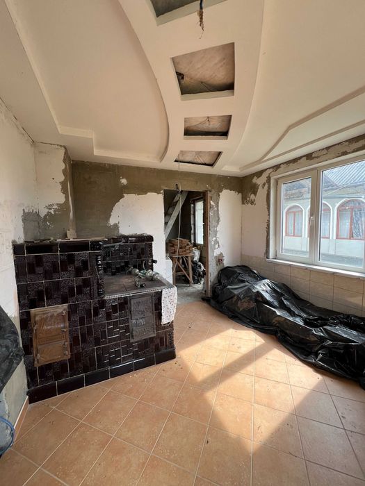 Продаж! Два будинки в жилому стані + гараж