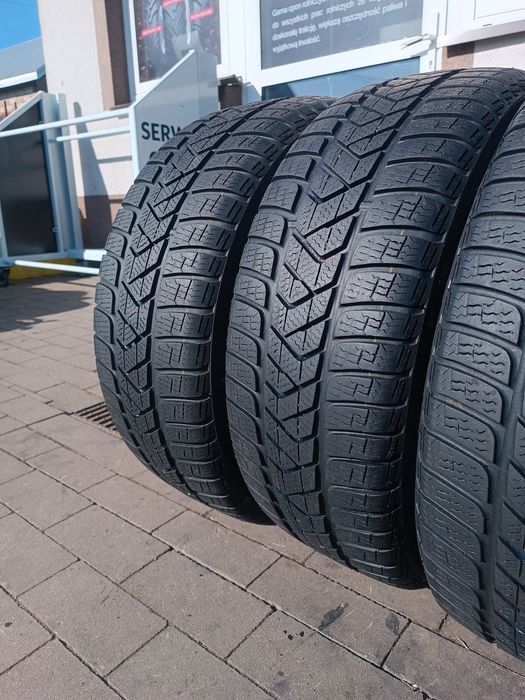 215/60R16 Pirelli Sottozero 3 Winter