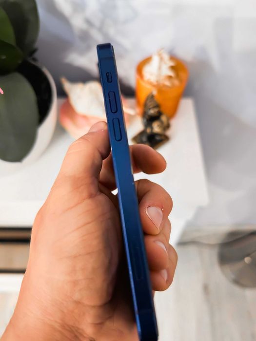Iphone 12 stan bardzo dobry bateria 84%