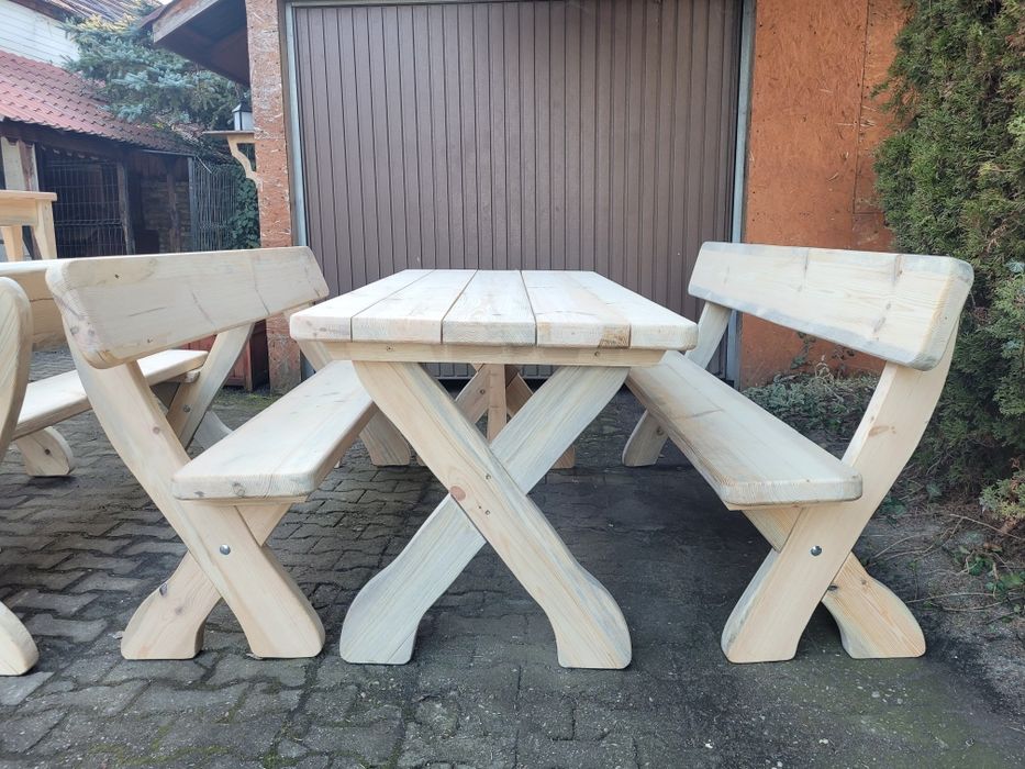 Meble ogrodowe, komplety, doniczki, stołki