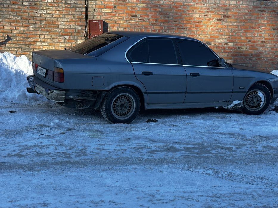 Продам bmw 3.5 бензин механика