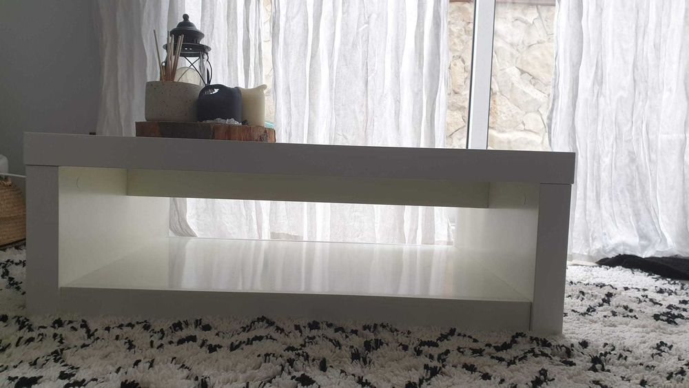 Mesa de centro branca – Jomel – usada, para desocupar