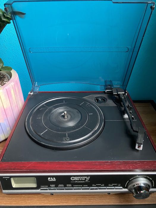 Програвач вінілу Camry Premium CR1113 (з радіо)