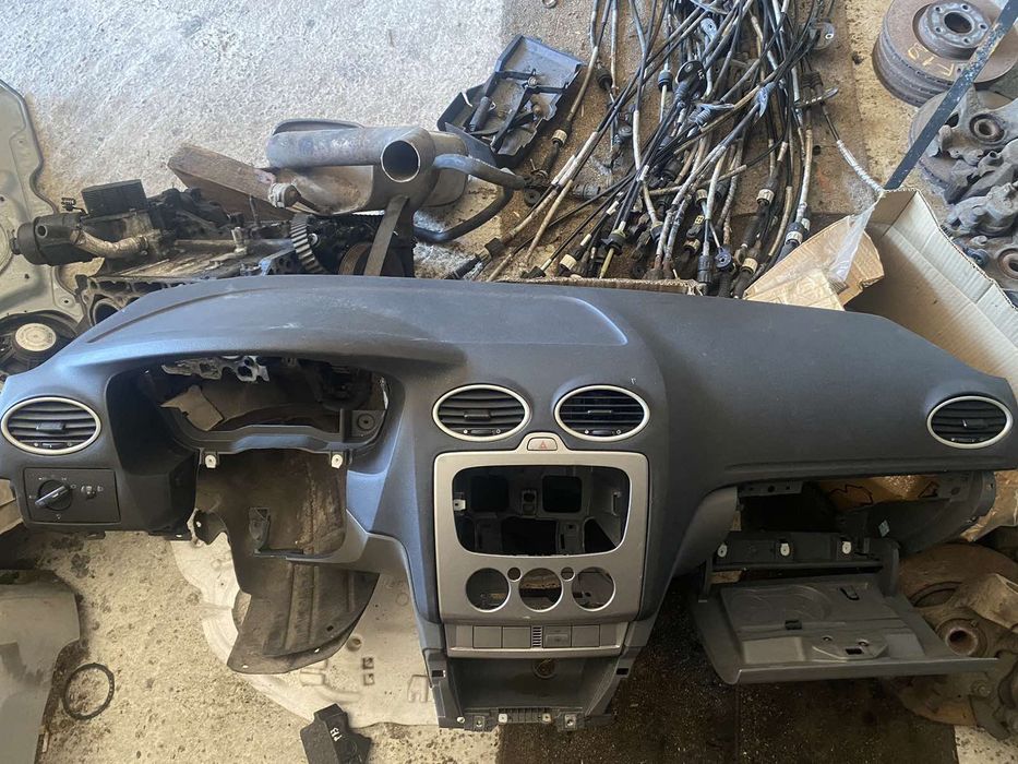 Торпеда передня панель Ford Focus 2