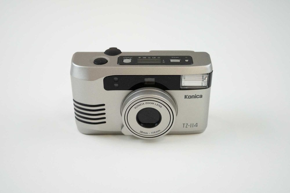 Máquina Fotográfica Analógica Konica TZ-114 (38-114mm Zoom)