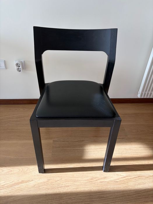 Mesa + 2 cadeiras
