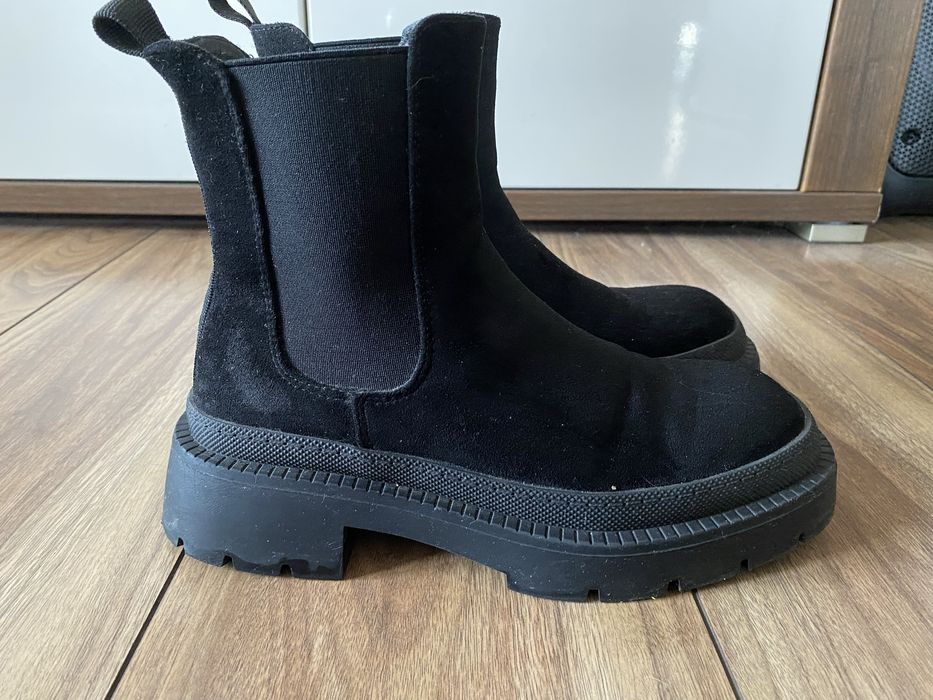 Czarne botki zamszowe CCC na grubej podeszwie rozmiar 36