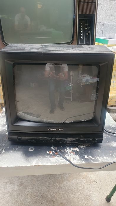 Vendo 2 TV antigas