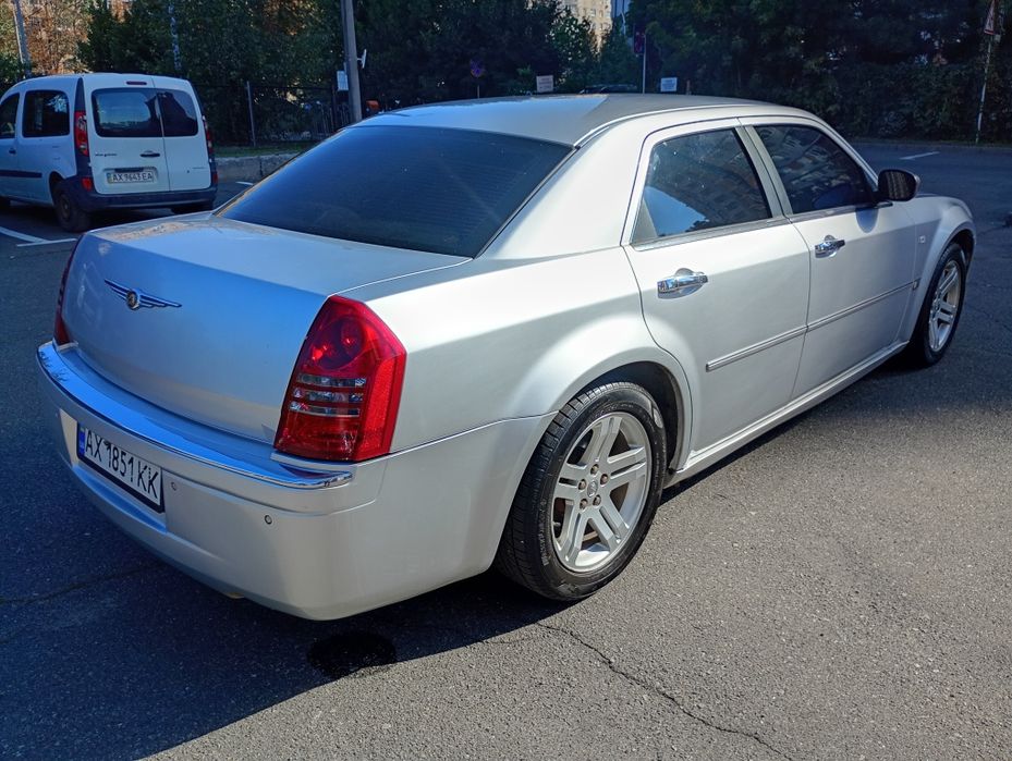 продам крайслер 300с