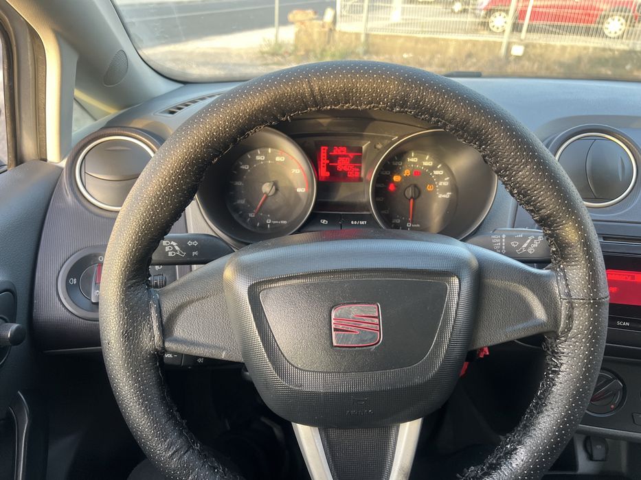 SEAT.  IBIZA  1.2.  Gasolina