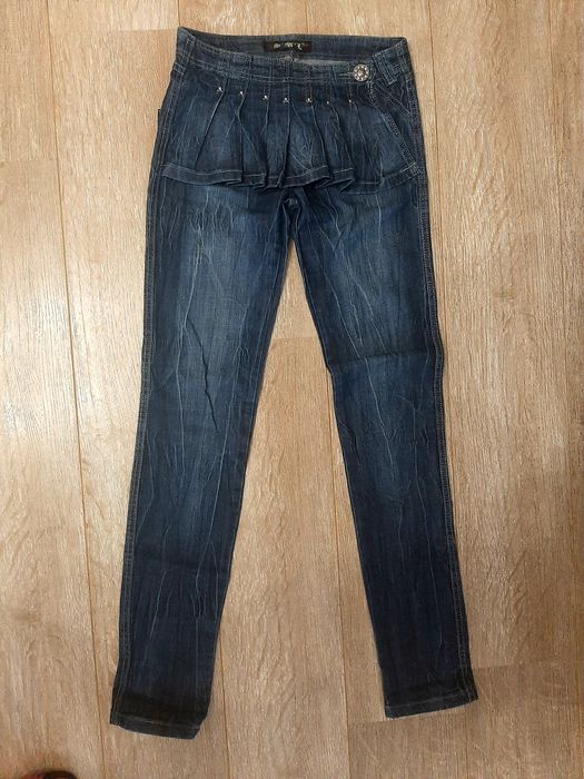 Цікаві джинси жіночі