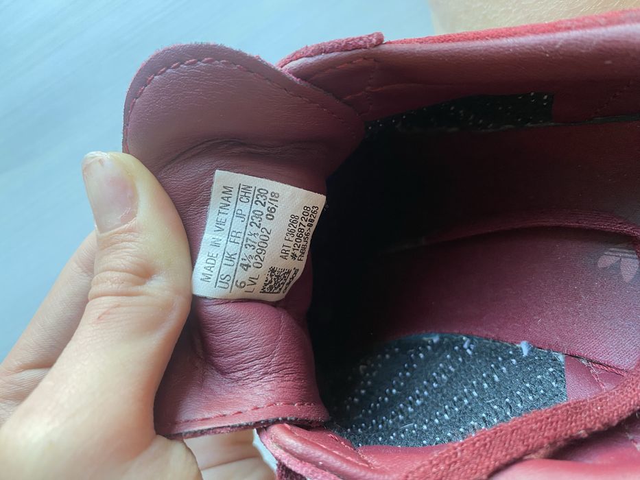 Жіночі кросівки 37 розмір