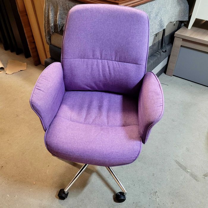 Fotel obrotowy . Możliwy transport