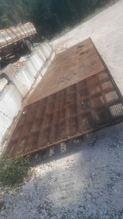 Carrocaria porta maquinas