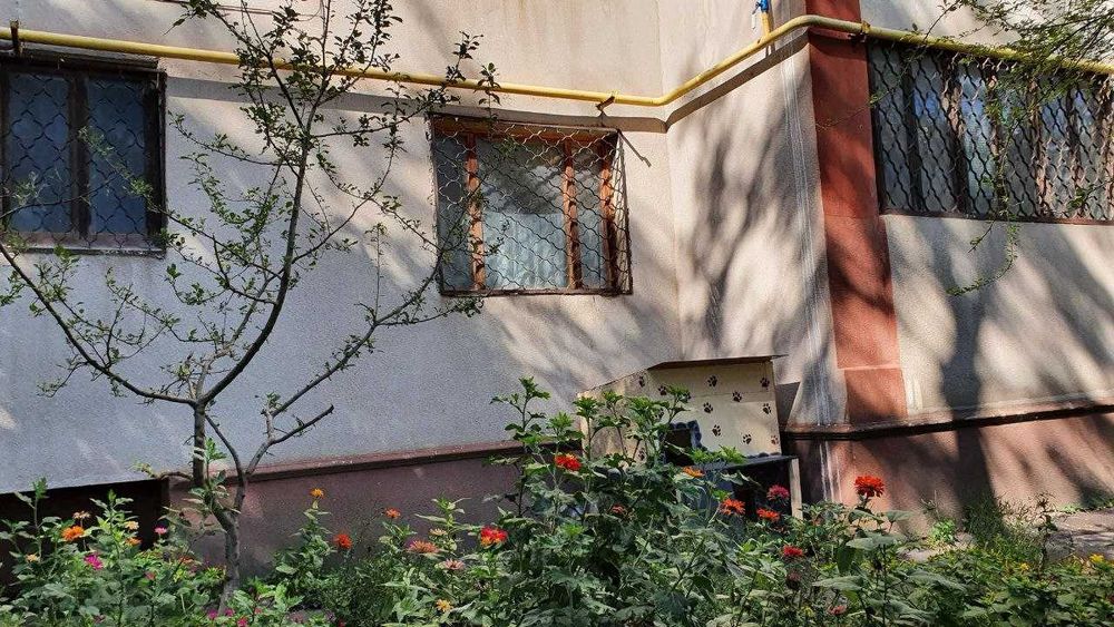 Просторная 2к  квартира в бельэтаже