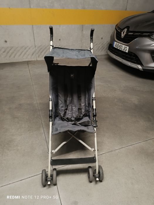 Carrinho de bebê dobrável