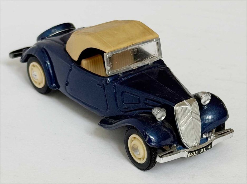 Eligor_CITROEN Traction AV Cabriolet Capote 1938 Ref. 1002 Escala 1/43. Em excelente estado geral.