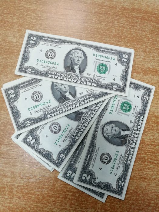 Продам 2 доллара