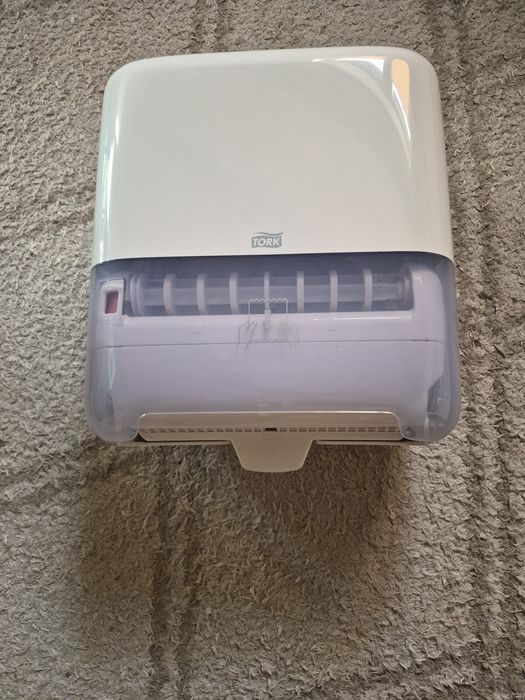 Dozownik ręczników papierowych tork matic 551000