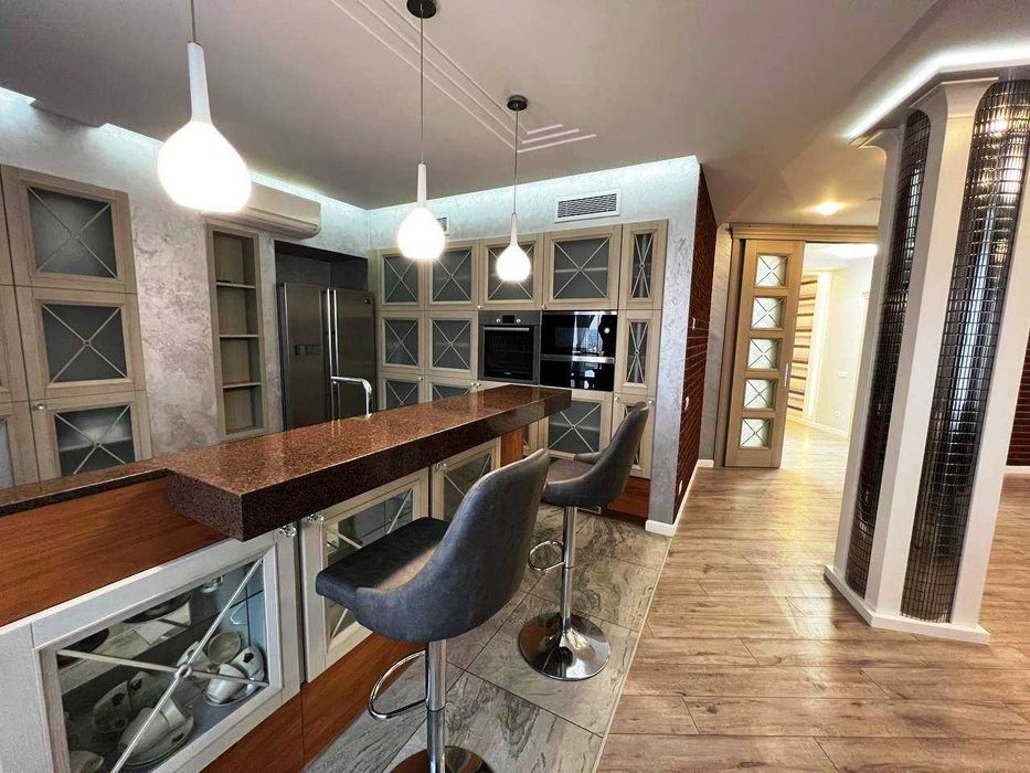 Продаж 3-кімнатної квартири в Парусі