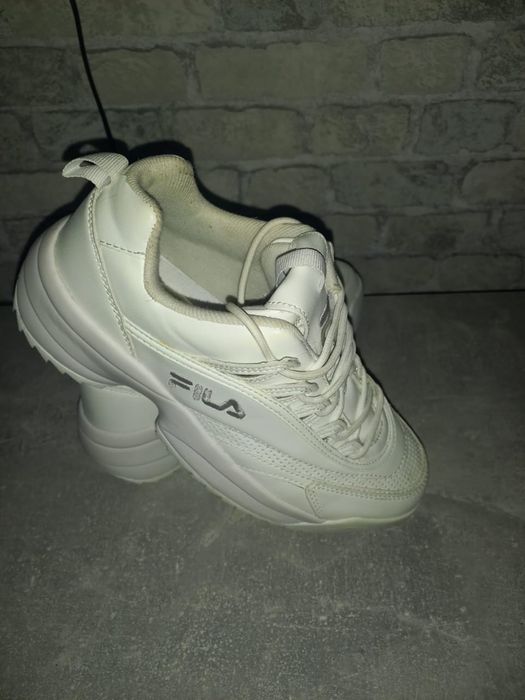 Продам кросівки Fila