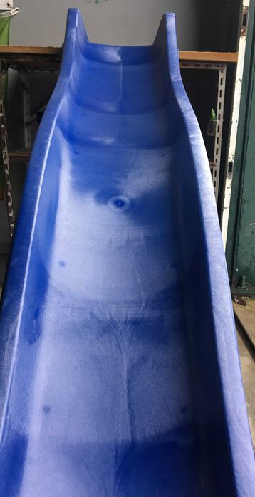 Escorrega de 3m e 2,2m. Preço sem transporte incluído.