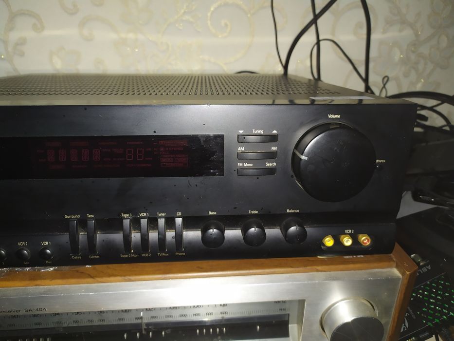 Усилитель,ресивер,HarmanKardon avr20