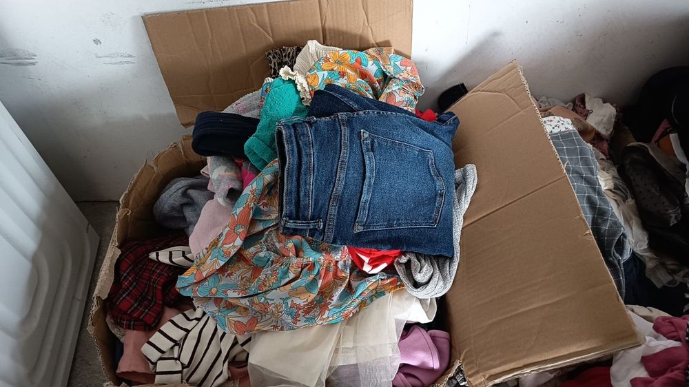 Roupa e calçado varias marcas.   528 peças