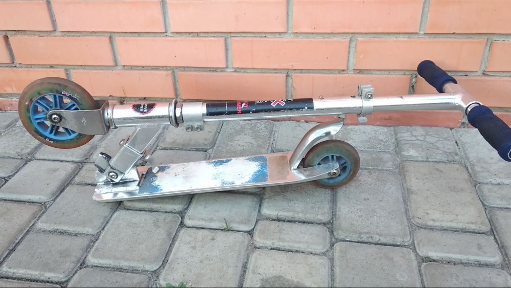 Дитячий самокат.